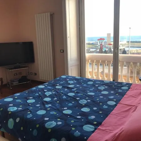 Oda ve Kahvaltı L Oasi Di Boccadasse Cenova