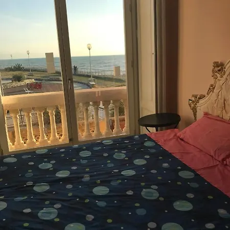 Oda ve Kahvaltı L Oasi Di Boccadasse *